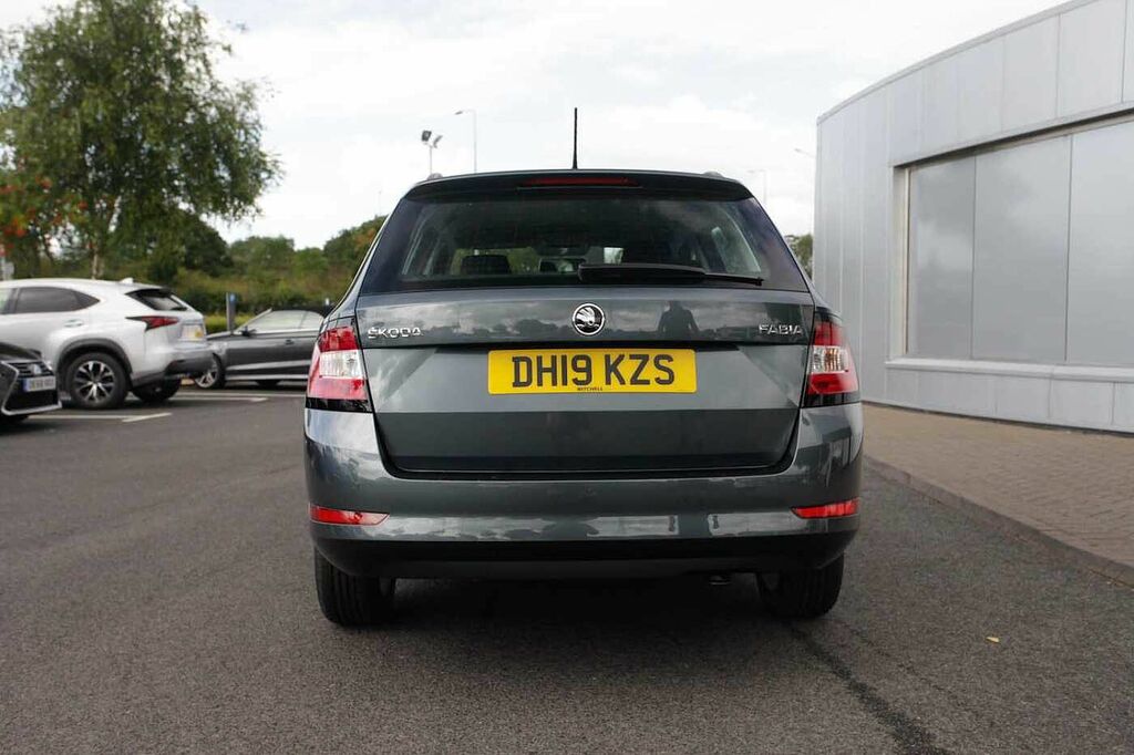 Skoda Fabia 1.0 Tsi 110 Se Grey #8