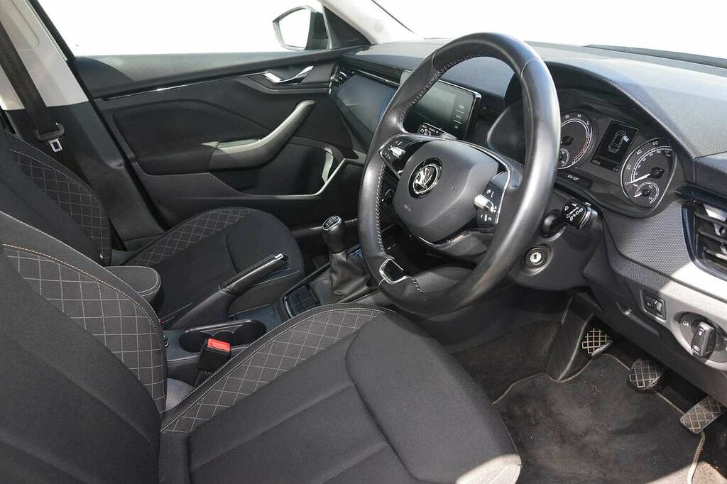 Skoda Kamiq 1.0 Tsi 110 Se Black #6