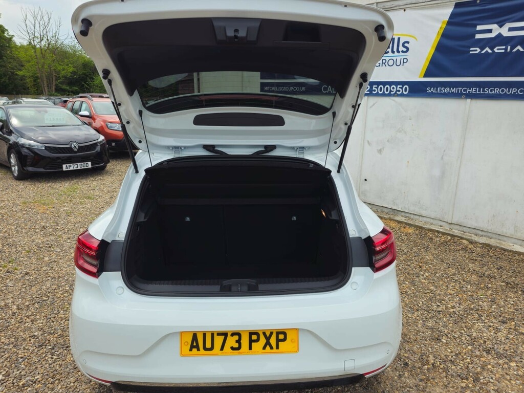 Renault Clio 1.6 E-tech Full Hybrid 145 Techno AU73PXP White #6