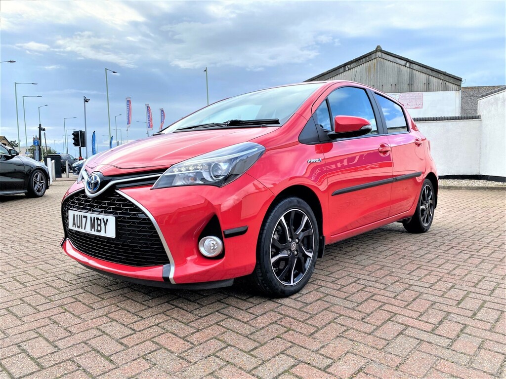 Toyota Yaris 1.5 Hybrid Design Cvt Red #3