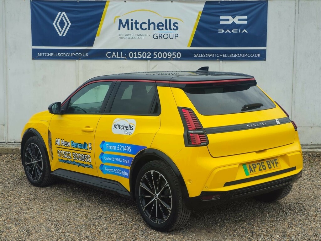 Renault 5 E-Tech 110Kw Iconic Five Comfort Range 52Kwh AP26BYF Black #2