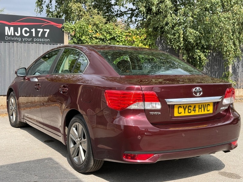 Toyota Avensis 2.0 D-4d Excel Saloon Red #5