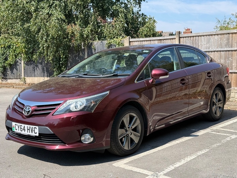 Toyota Avensis 2.0 D-4d Excel Saloon Red #3