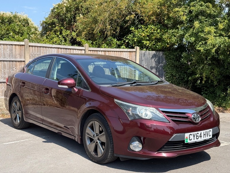 Toyota Avensis 2.0 D-4d Excel Saloon Red