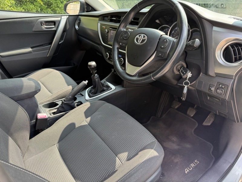Toyota Auris 1.6 V-matic Icon Touring Grey #5