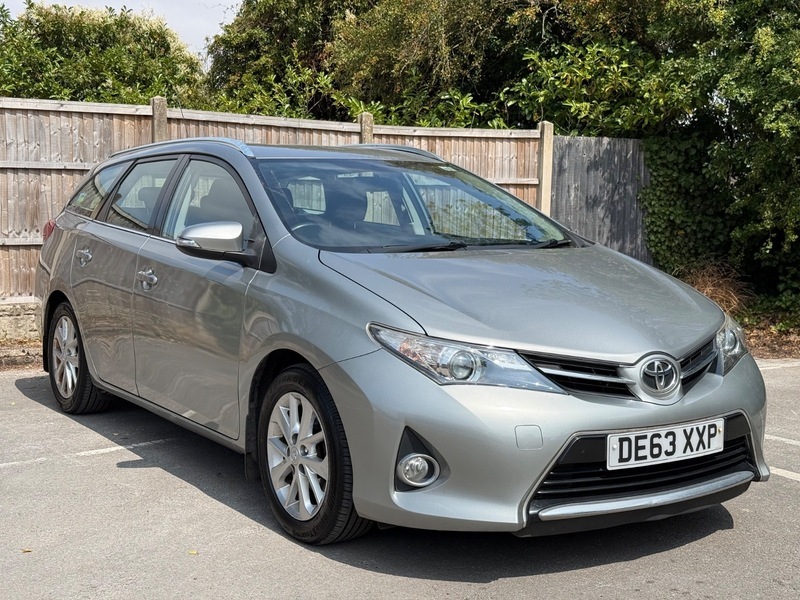 Toyota Auris 1.6 V-matic Icon Touring Grey