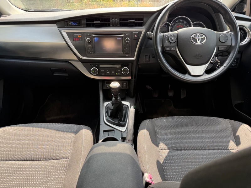 Toyota Auris 1.6 V-matic Icon Touring Grey #6
