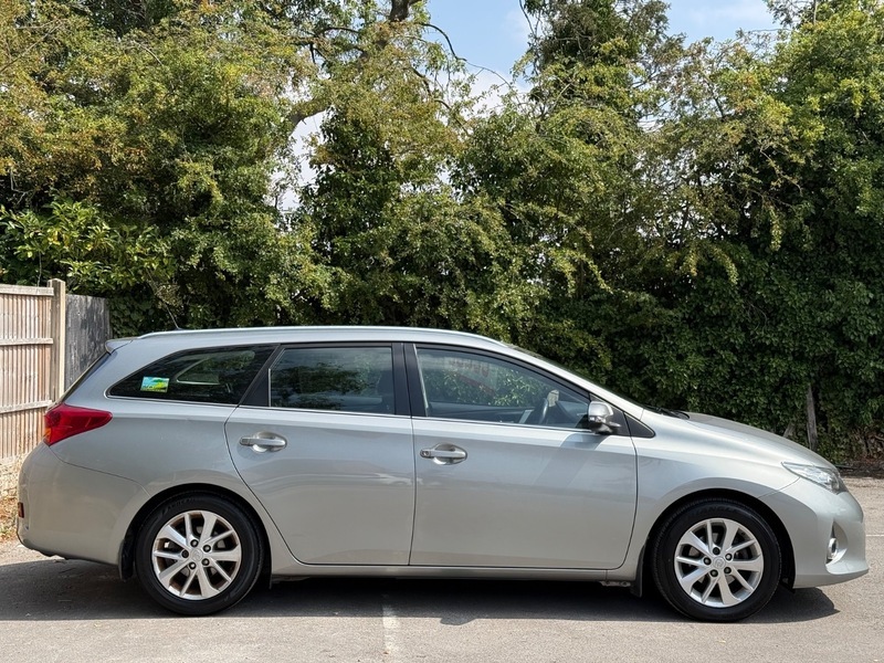 Toyota Auris 1.6 V-matic Icon Touring Grey #4