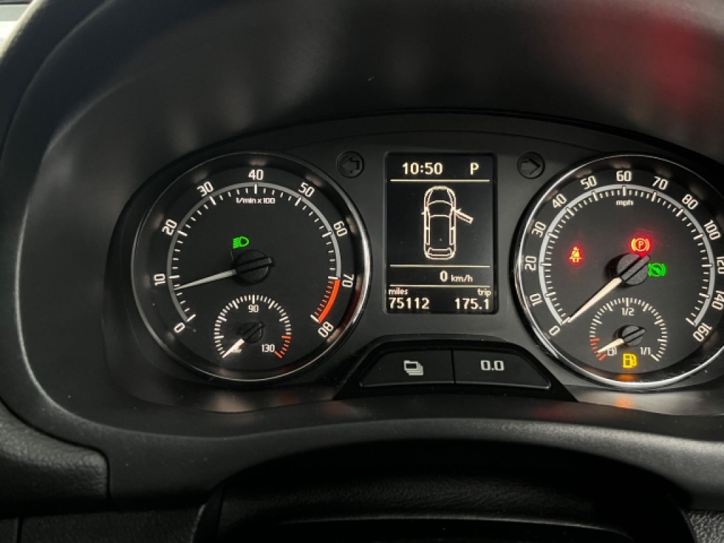 Skoda Fabia 1.4 Mpi Se - 1 Owner From New - 12 Service Sta White #17
