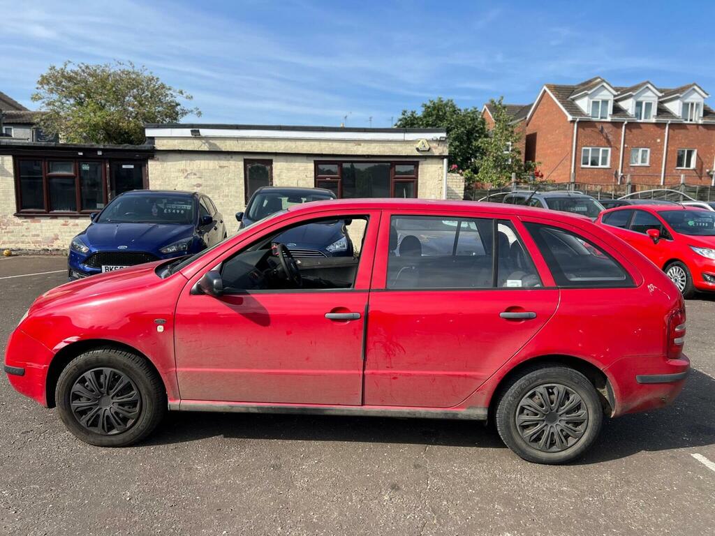 Skoda Fabia 1.4 Tdi Pure Drive Classic Red #3
