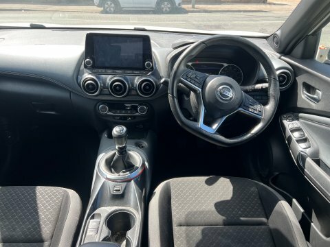 Nissan Juke Dig-t N-connecta VK69FUV White #5