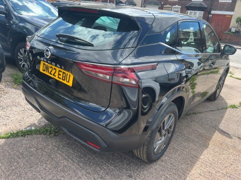 Nissan Qashqai Dig-t Acenta Premium DN22EDU Black #2