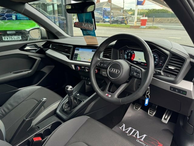 Audi A1 2019 1.5 Tfsi 35 S Line Sportback Manua Grey #4