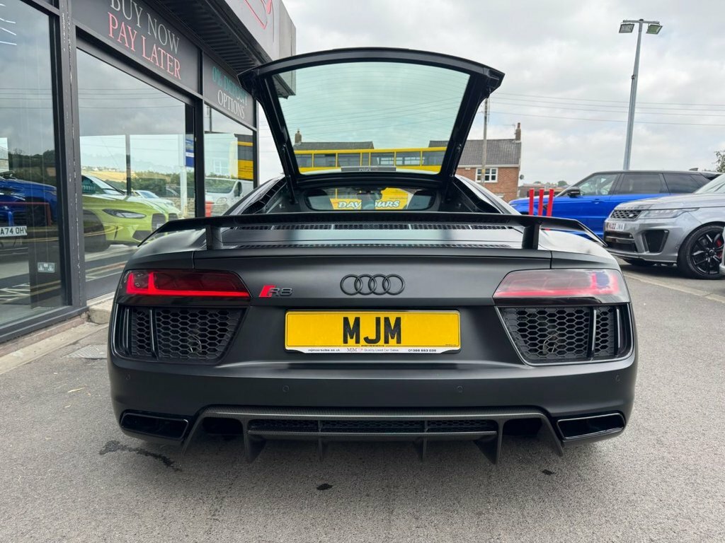 Audi R8 R8 Quattro V10 S-a Red #37