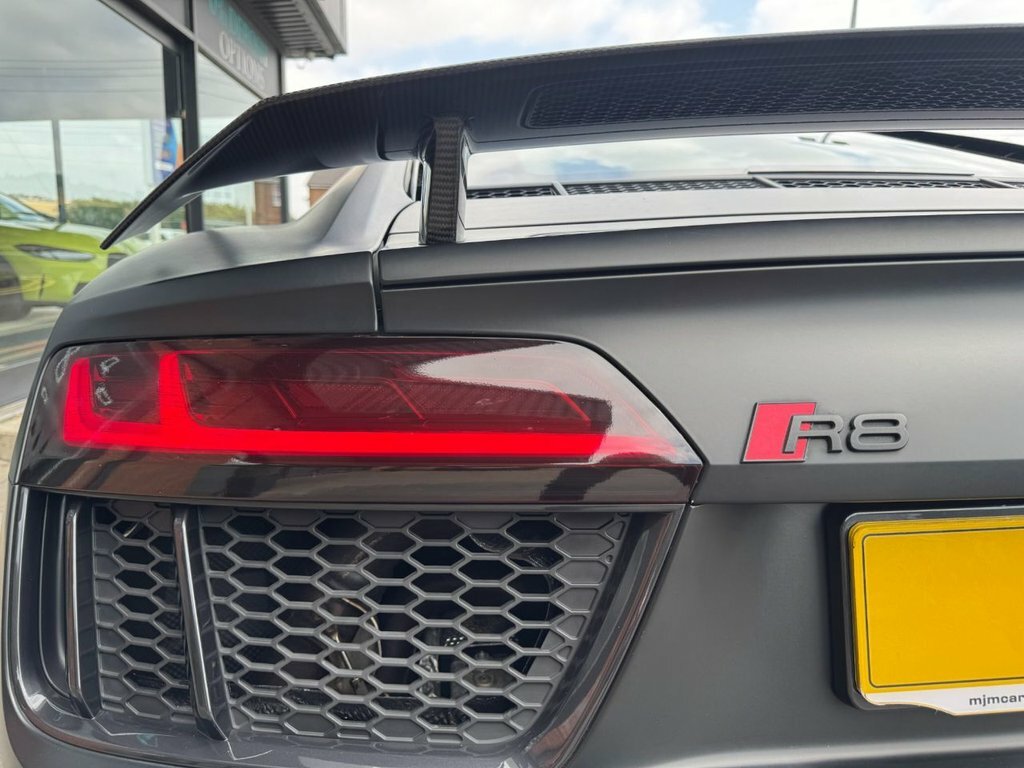 Audi R8 R8 Quattro V10 S-a Red #27