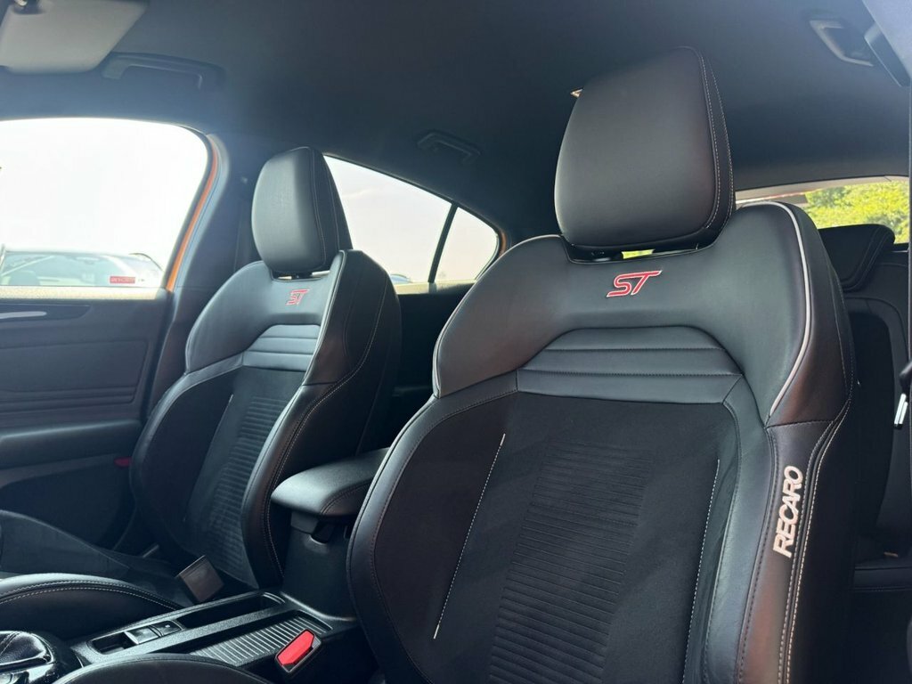 Ford Focus Focus St SF69UMS Orange #5