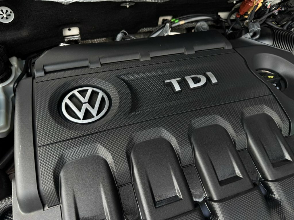Volkswagen CC Saloon 2.0 Tdi 150Ps Gt Grey #31