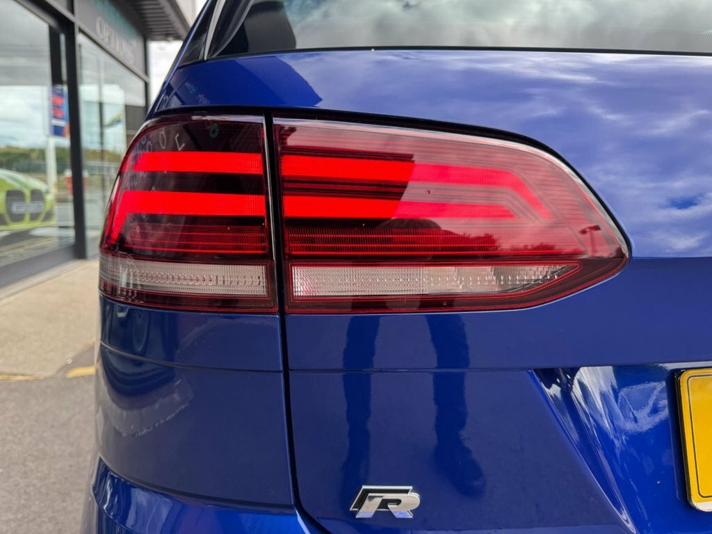 Volkswagen Golf Estate Red #23