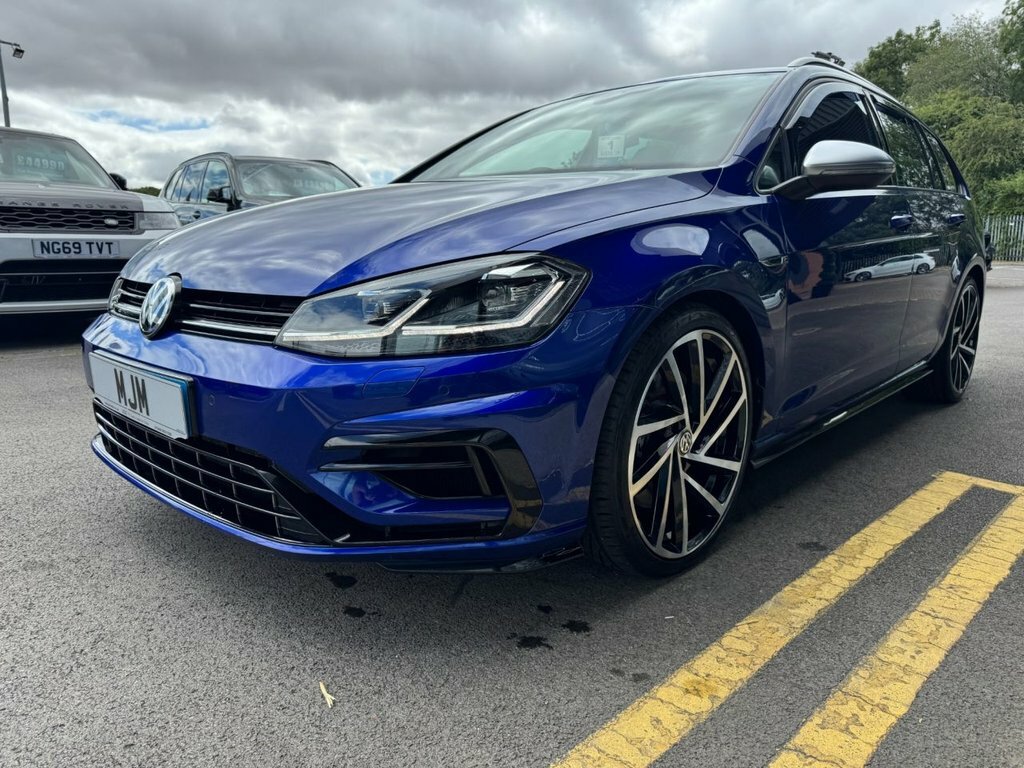 Volkswagen Golf Estate Red #17