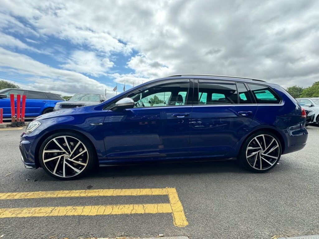 Volkswagen Golf Estate Red #11