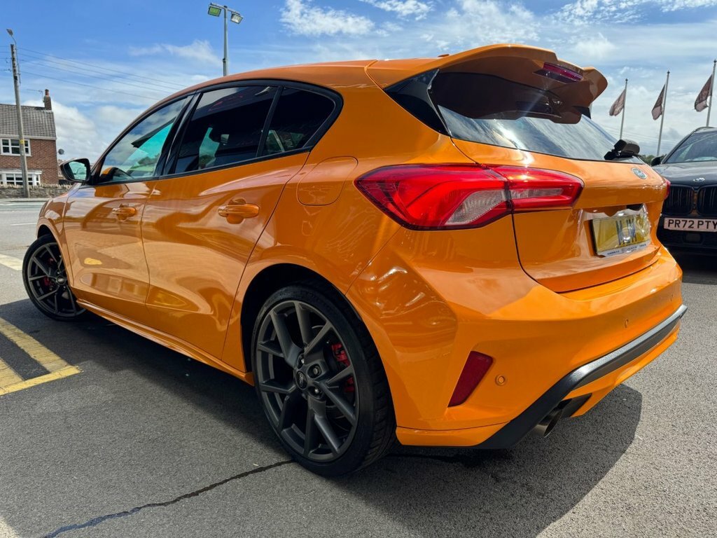 Ford Focus Focus St Orange #2