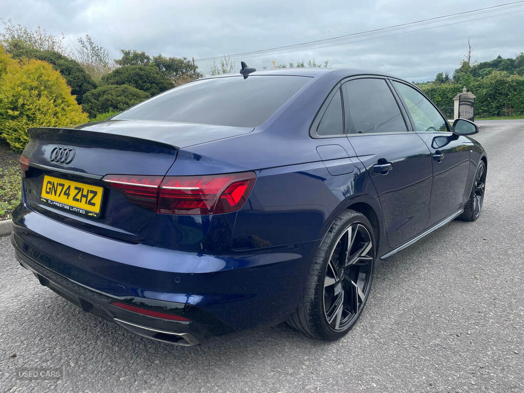 Audi A4 35 Tfsi Black Edition S Tronic GN74ZHZ Blue #2
