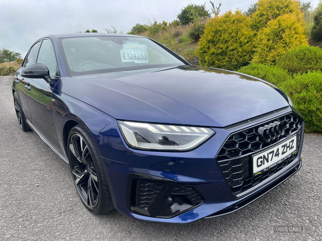 Audi A4 35 Tfsi Black Edition S Tronic GN74ZHZ Blue #4