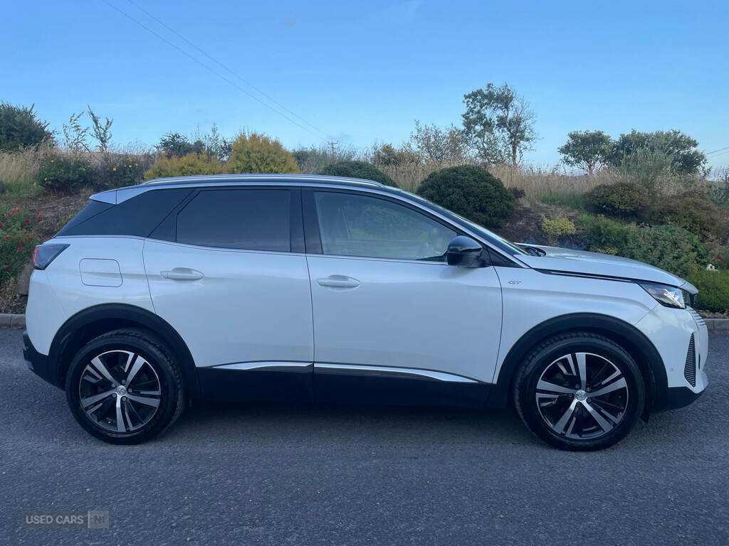 Peugeot 3008 1.5 Bluehdi Gt Eat8 White #3