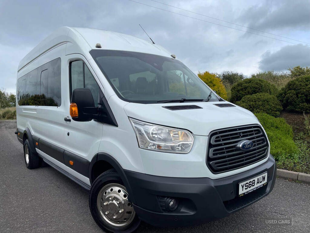 Ford Transit Custom 2.2 Tdci 125Ps H3 18 Seater Trend White