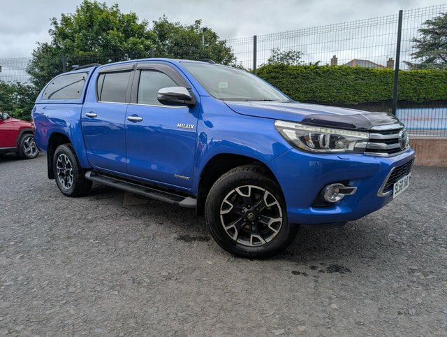 Toyota HILUX 2.4 D-4d Invincible X Pickup Double Cab Blue