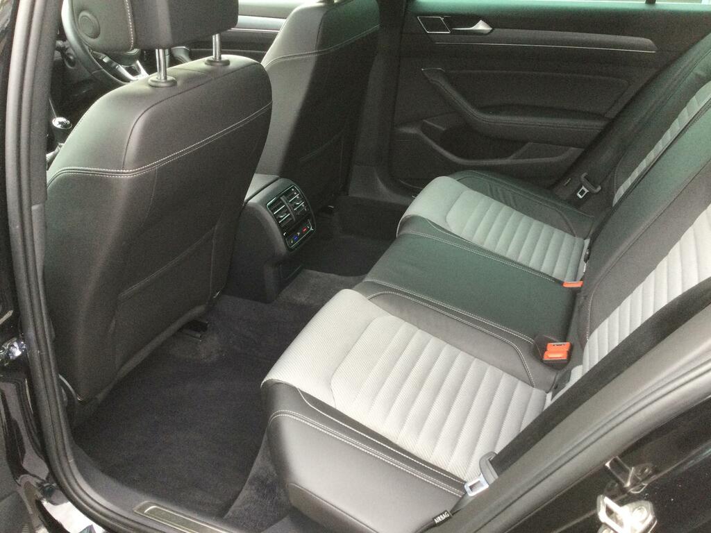 Volkswagen Passat   #14