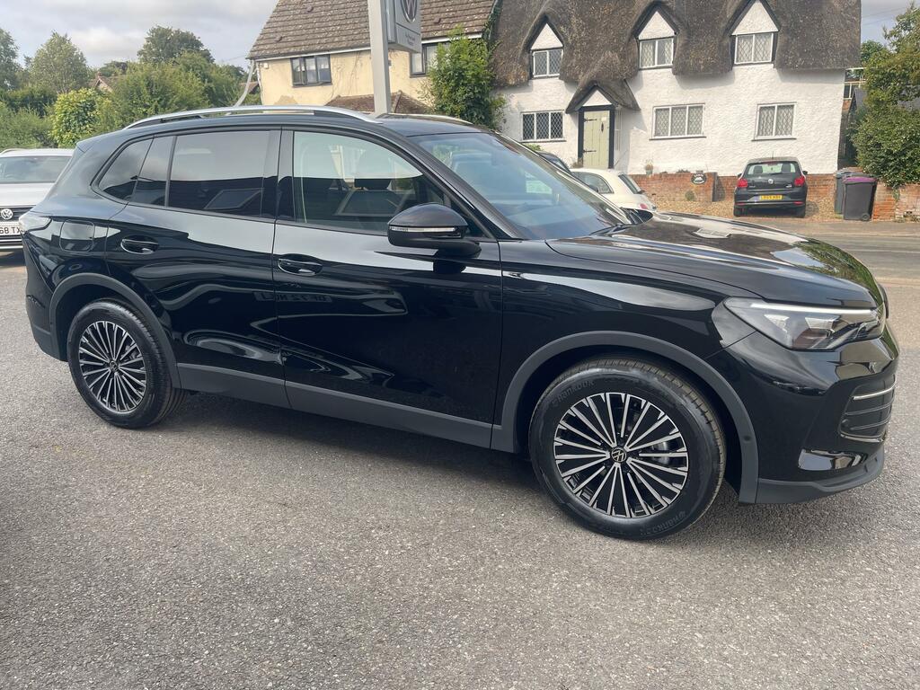 Volkswagen Tiguan 1.5 Etsi Mhev Match Suv Hybrid Dsg Euro Black #4