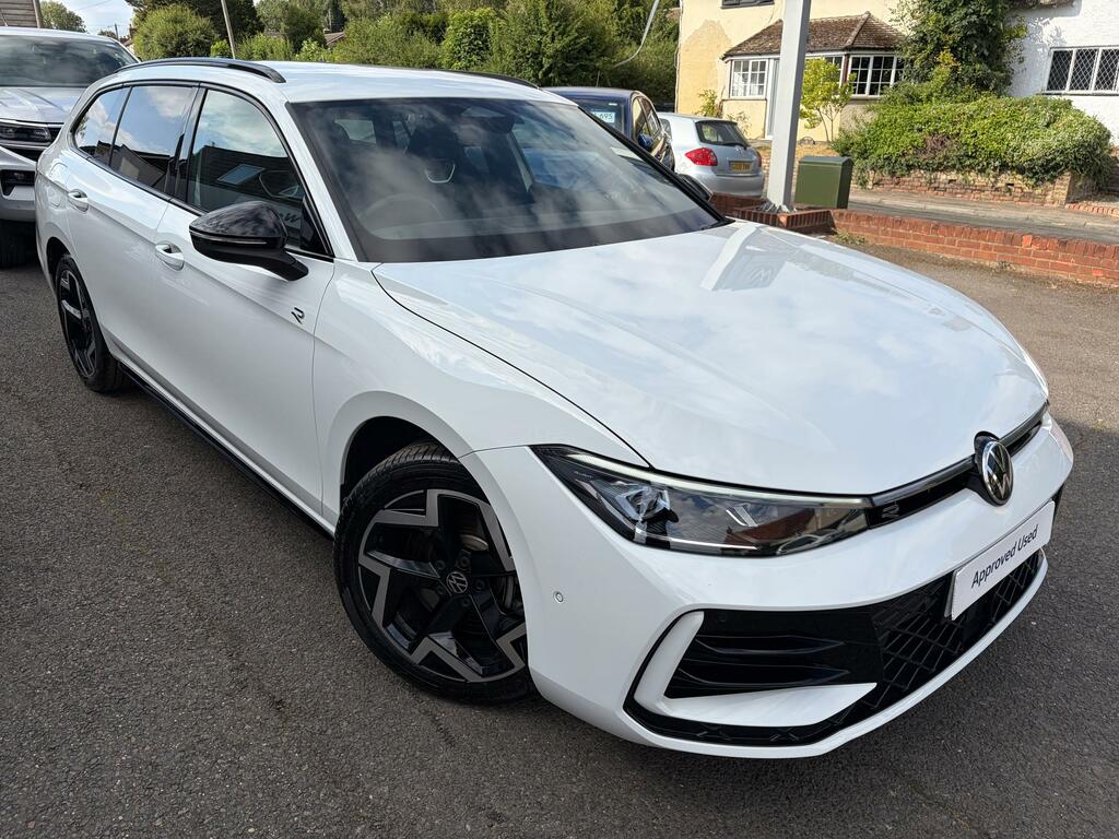 Volkswagen Passat 1.5 Tsi Ehybrid 19.7Kwh R-line Estate P White