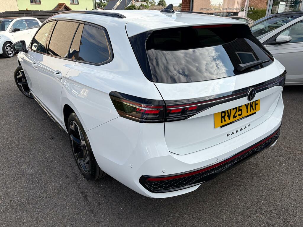 Volkswagen Passat 1.5 Tsi Ehybrid 19.7Kwh R-line Estate P RV25YKF White #5