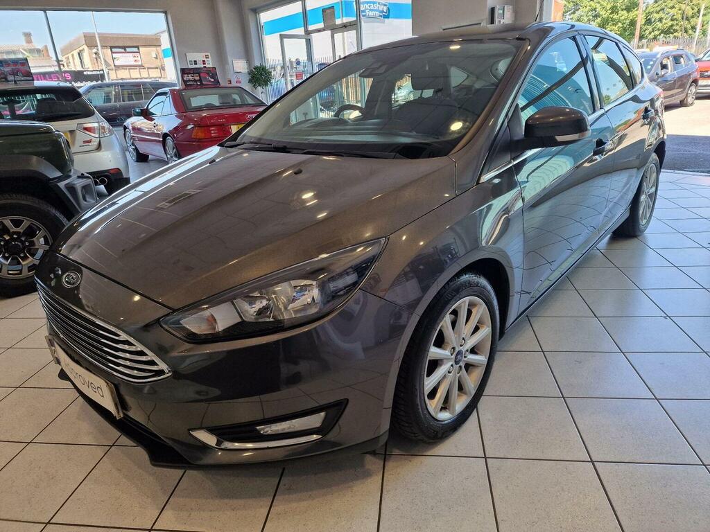Ford Focus Hatchback 1.5 Tdci Titanium Euro 6 Ss 2016 MK16ZHA Grey #3
