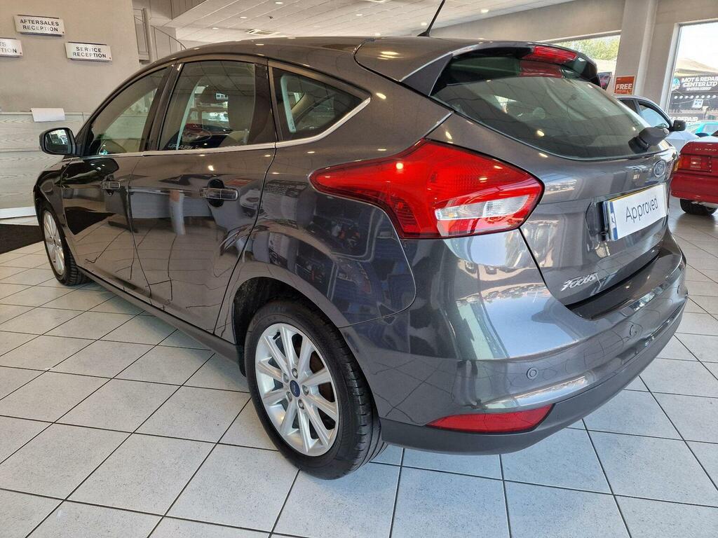 Ford Focus Hatchback 1.5 Tdci Titanium Euro 6 Ss 2016 MK16ZHA Grey #4