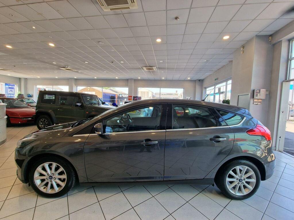 Ford Focus Hatchback 1.5 Tdci Titanium Euro 6 Ss 2016 MK16ZHA Grey #6