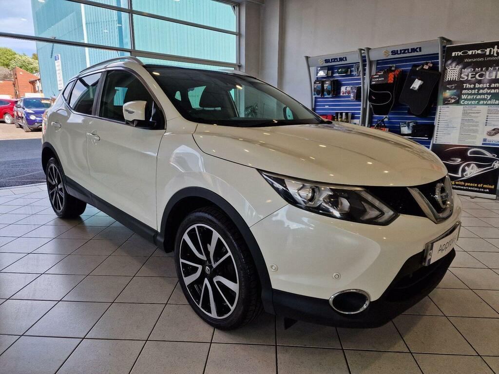 Nissan Qashqai Suv 1.6 Dci Tekna 4Wd Euro 6 Ss 201565 White