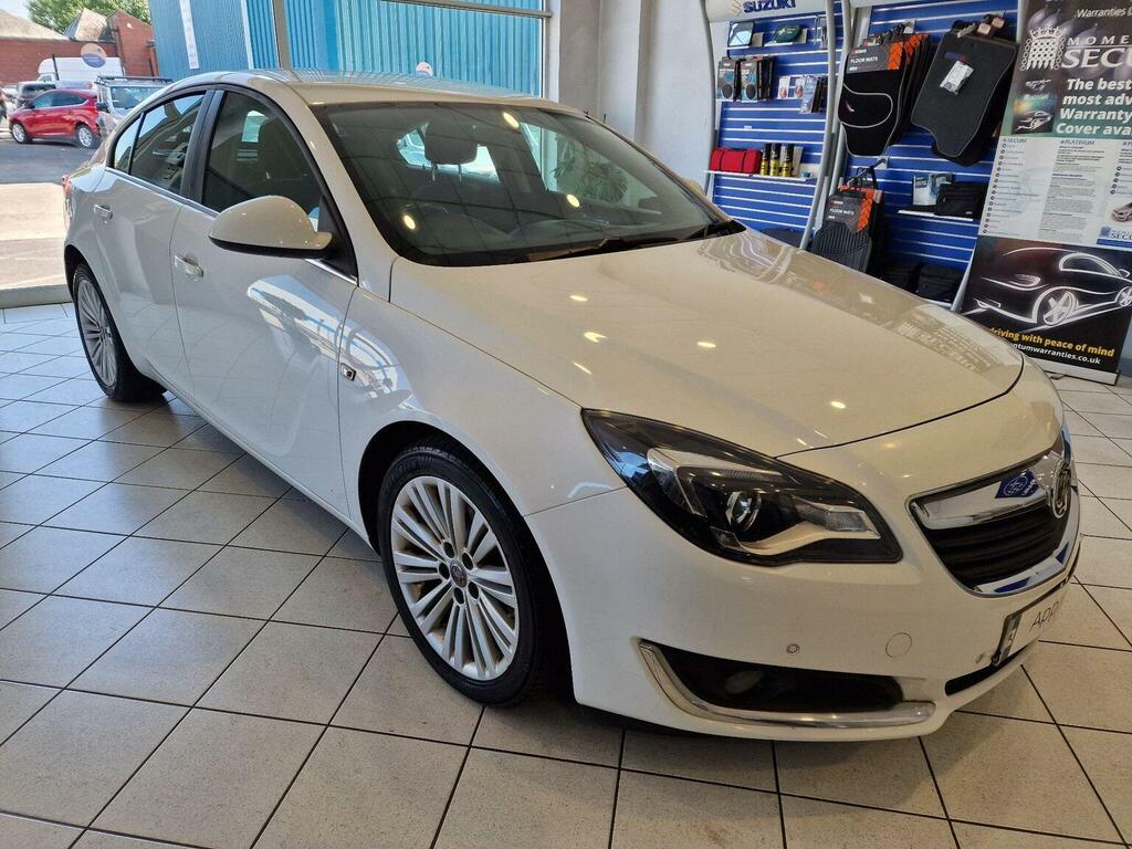 Vauxhall Insignia Hatchback 2.0 Cdti Ecoflex Design Nav Euro 6 Ss White