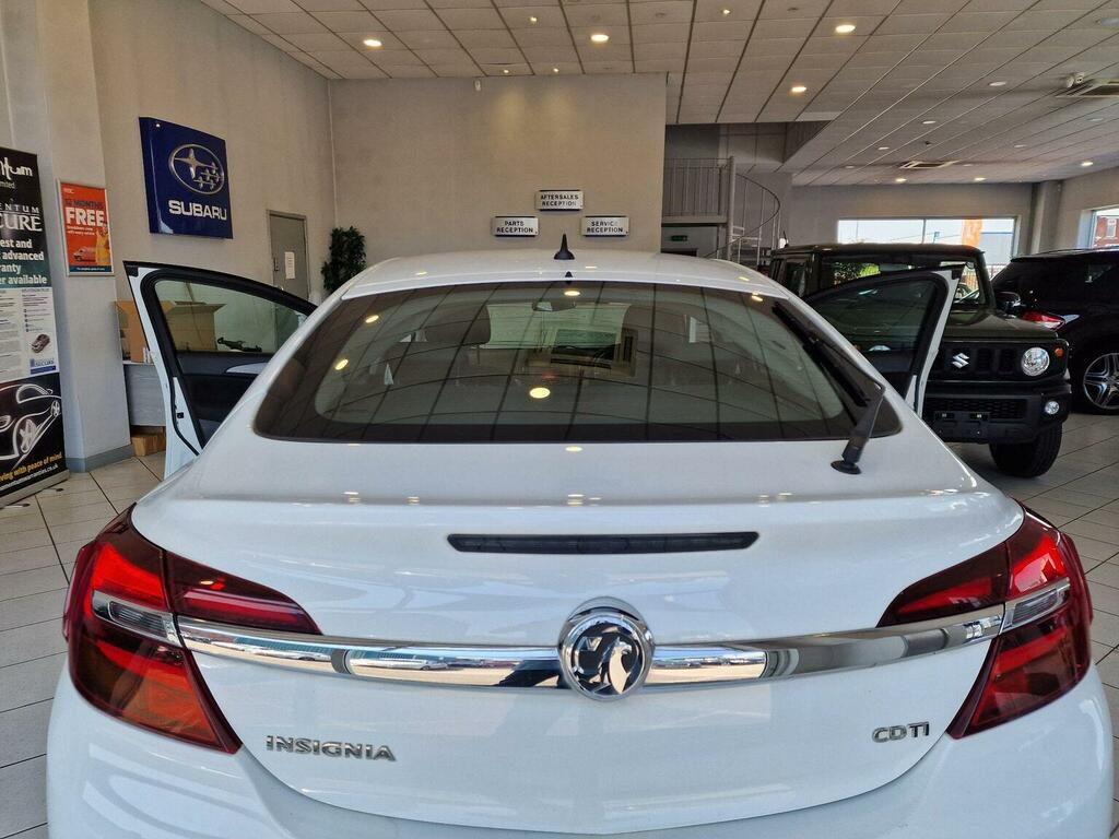 Vauxhall Insignia Hatchback 2.0 Cdti Ecoflex Design Nav Euro 6 Ss DV17UDT White #6