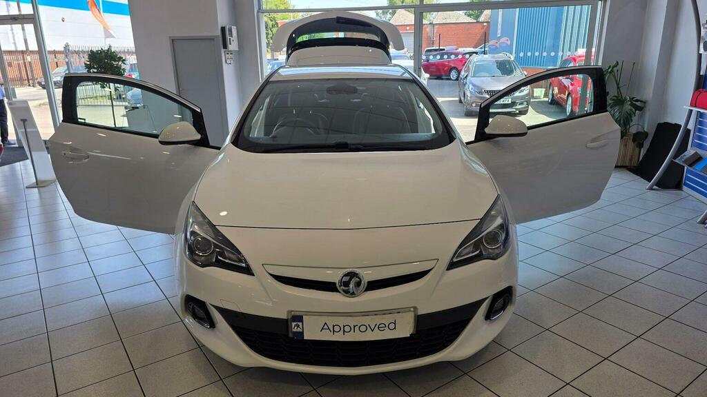 Vauxhall Astra GTC 1.4I Turbo Limited Edition Euro 6 Ss White #2