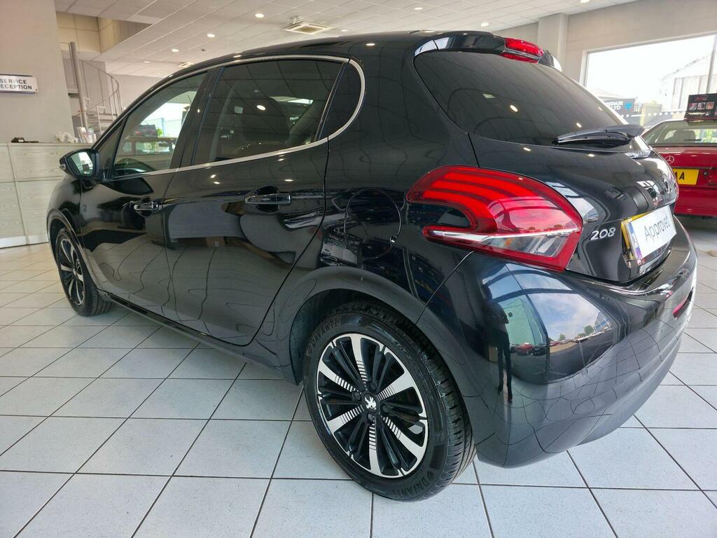 Peugeot 208 1.2 Puretech Tech Edition Euro 6 Ss Black #3