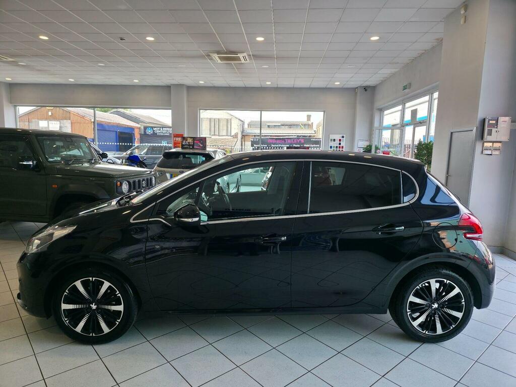 Peugeot 208 1.2 Puretech Tech Edition Euro 6 Ss Black #4