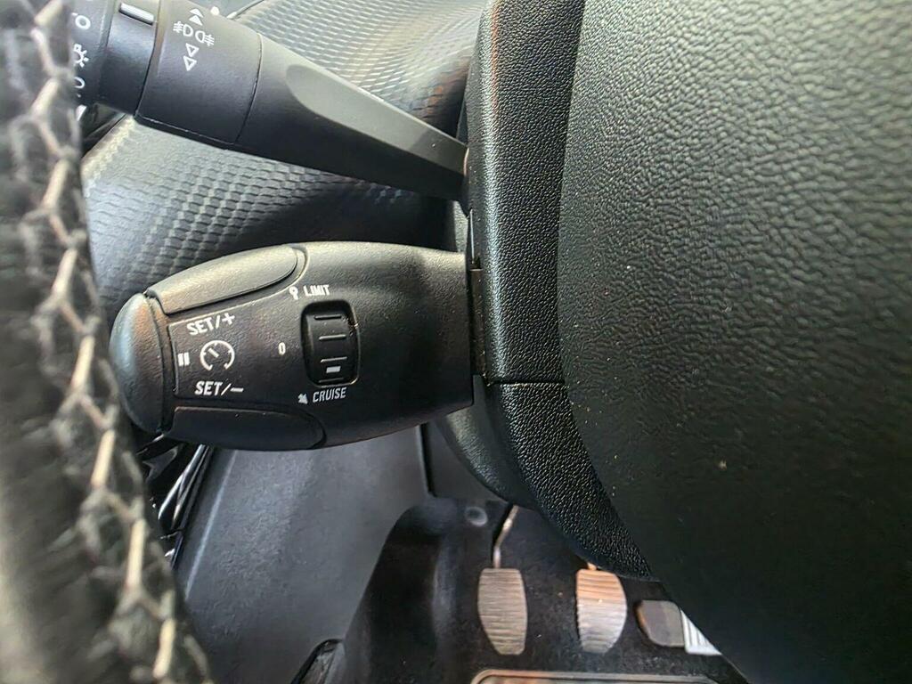 Peugeot 2008 2016 1.2 Pure Tech Grey #22