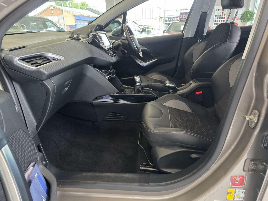 Peugeot 2008 2016 1.2 Pure Tech Grey #39