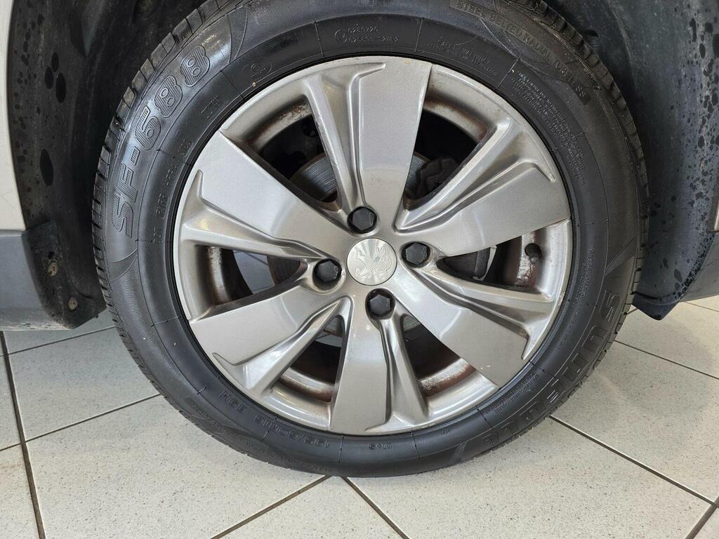 Peugeot 2008 2016 1.2 Pure Tech Grey #29