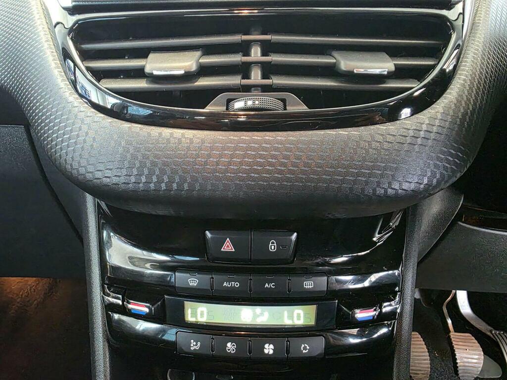 Peugeot 2008 2016 1.2 Pure Tech Grey #23