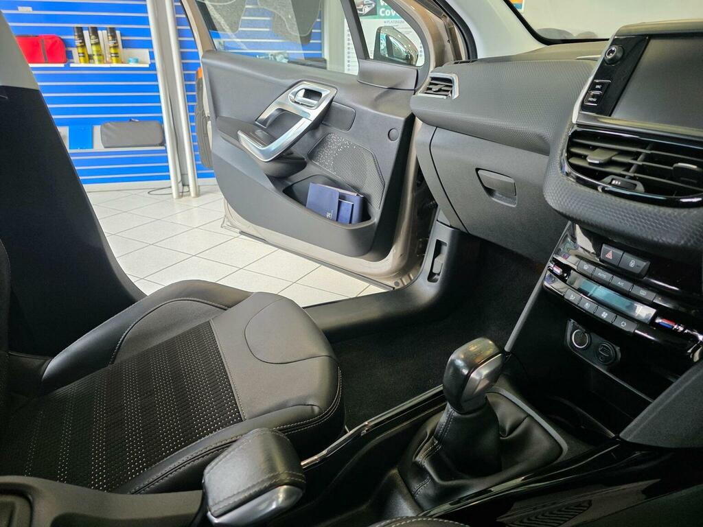 Peugeot 2008 2016 1.2 Pure Tech Grey #44