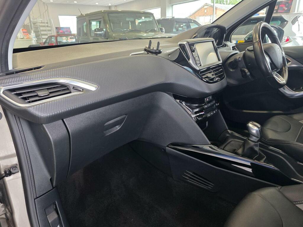 Peugeot 2008 2016 1.2 Pure Tech Grey #8