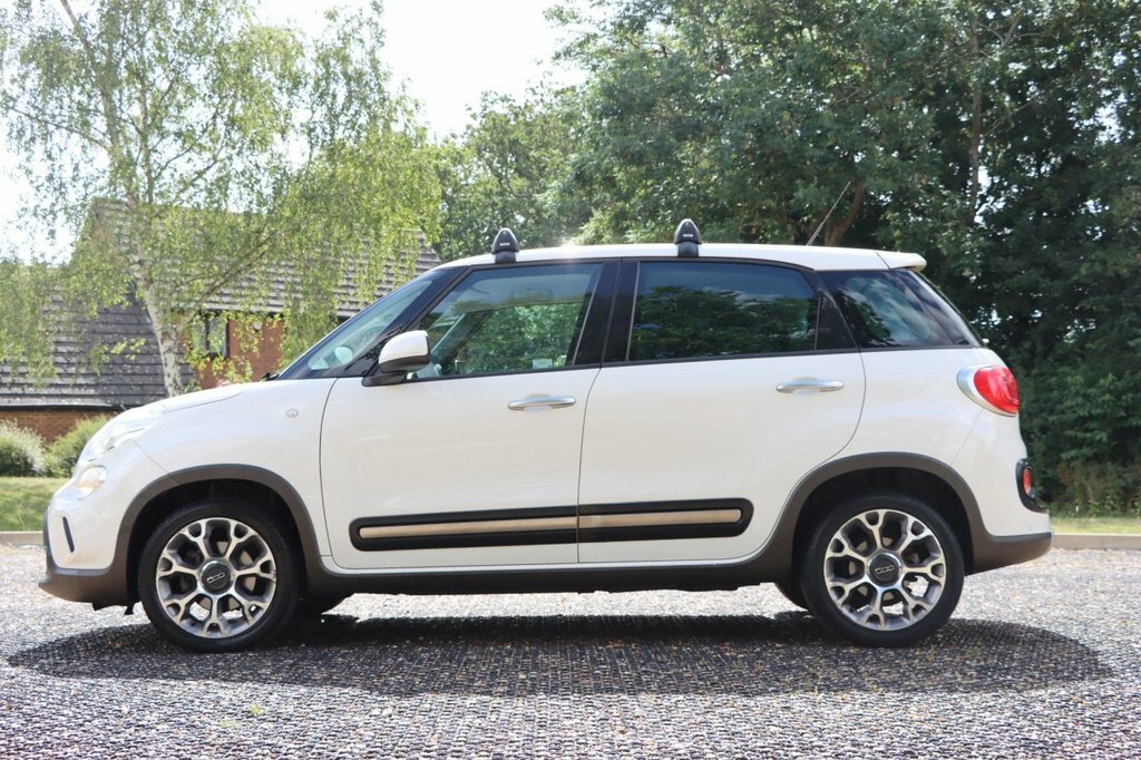 Fiat 500L 1.3L Trekking White #6